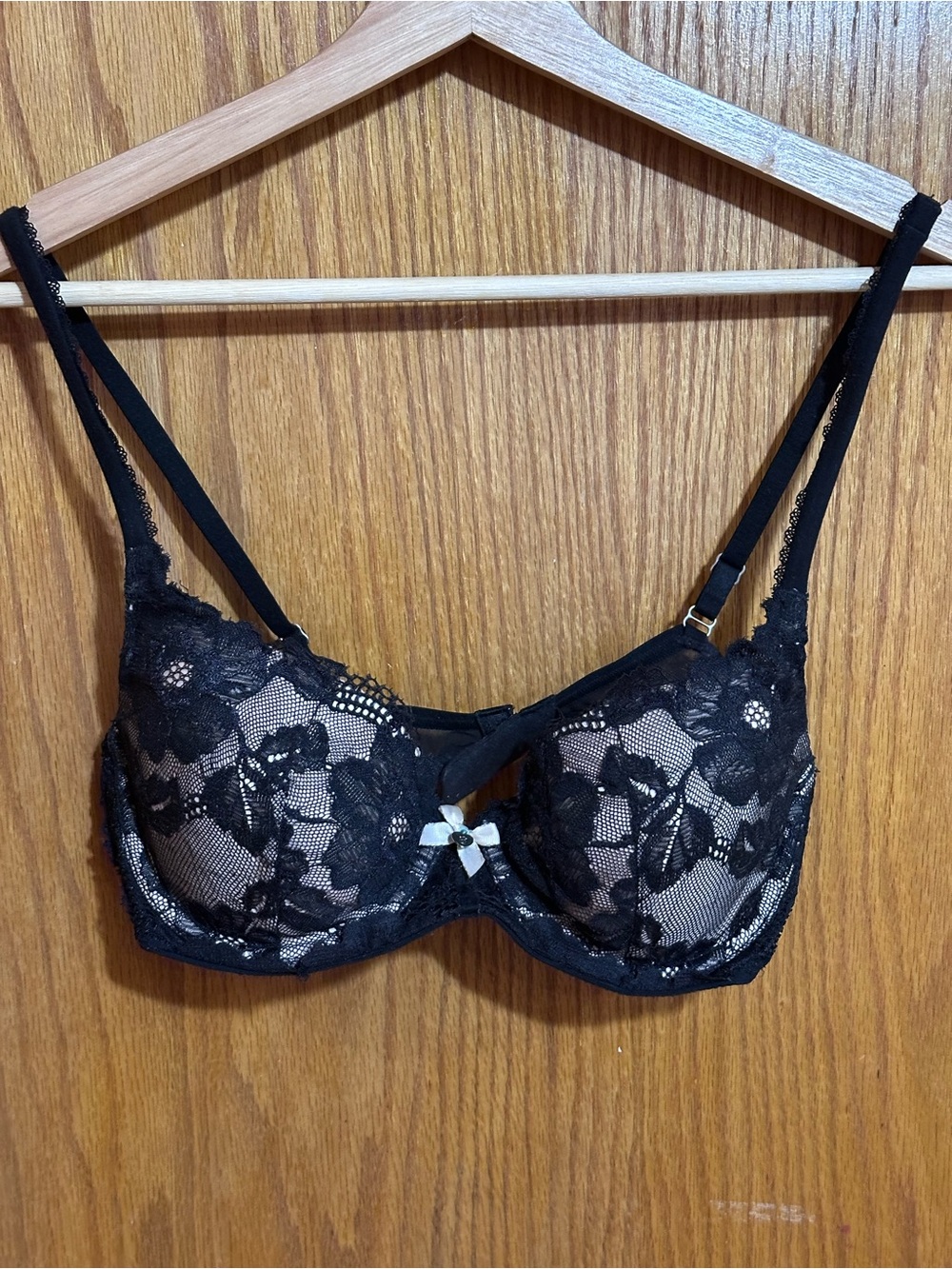 Victoria's Secret lined Demi sz 34 C Black Lace Underwire Bra with Bow Detail